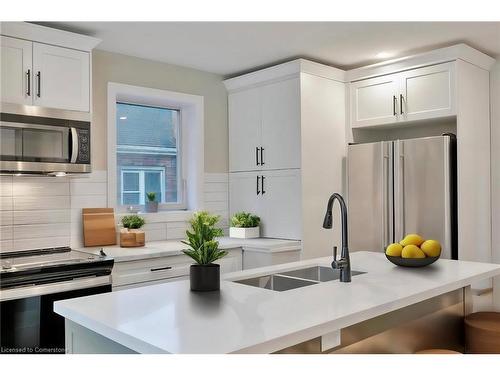 Upper-5 Sunning Hill Avenue, Hamilton, ON - Indoor Photo Showing Kitchen With Double Sink With Upgraded Kitchen