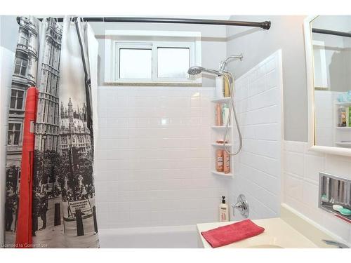 1066 Fennell Avenue E, Hamilton, ON - Indoor Photo Showing Bathroom