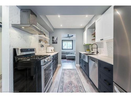 2323 Glastonbury Road, Burlington, ON - Indoor Photo Showing Kitchen