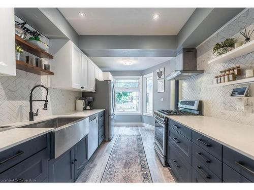 2323 Glastonbury Road, Burlington, ON - Indoor Photo Showing Kitchen With Upgraded Kitchen