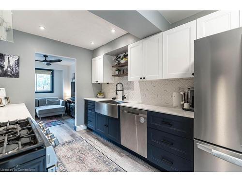 2323 Glastonbury Road, Burlington, ON - Indoor Photo Showing Kitchen