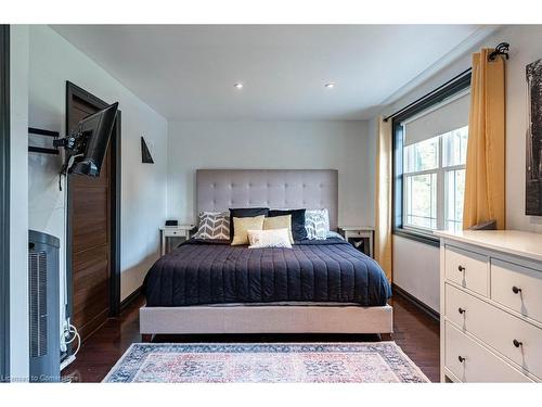 2323 Glastonbury Road, Burlington, ON - Indoor Photo Showing Bedroom