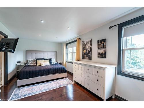 2323 Glastonbury Road, Burlington, ON - Indoor Photo Showing Bedroom