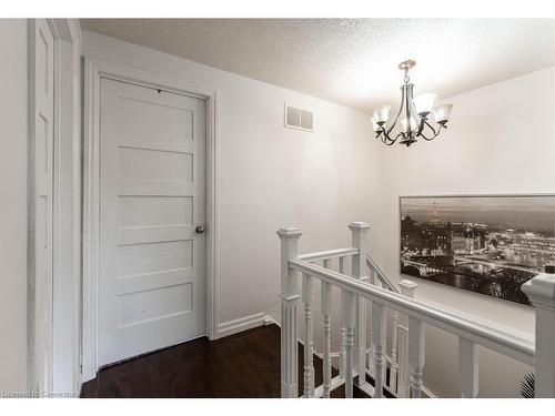 2323 Glastonbury Road, Burlington, ON - Indoor Photo Showing Other Room