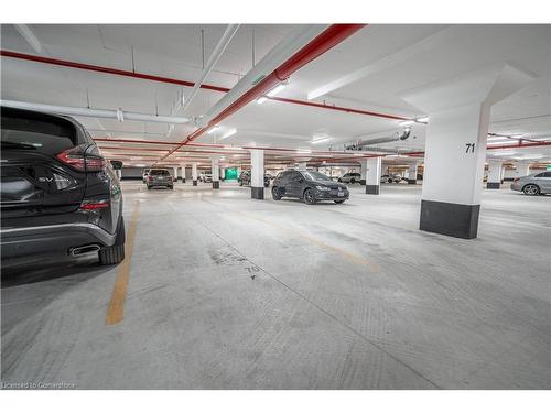 142-50 Herrick Avenue, St. Catharines, ON - Indoor Photo Showing Garage