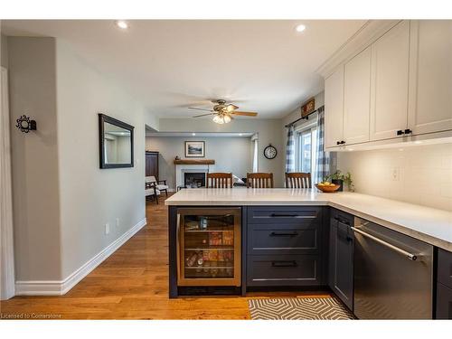 2405 Orchard Road, Burlington, ON - Indoor Photo Showing Kitchen