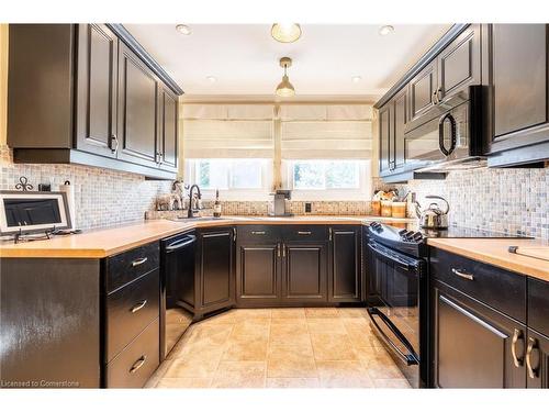 89 Larraine Avenue, Dundas, ON - Indoor Photo Showing Kitchen