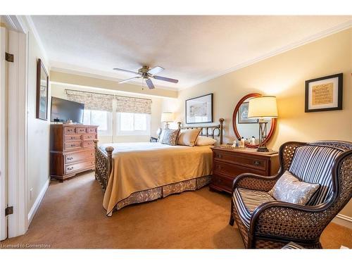 89 Larraine Avenue, Dundas, ON - Indoor Photo Showing Bedroom