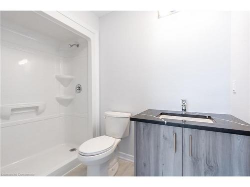 47 Hildred Street, Welland, ON - Indoor Photo Showing Bathroom