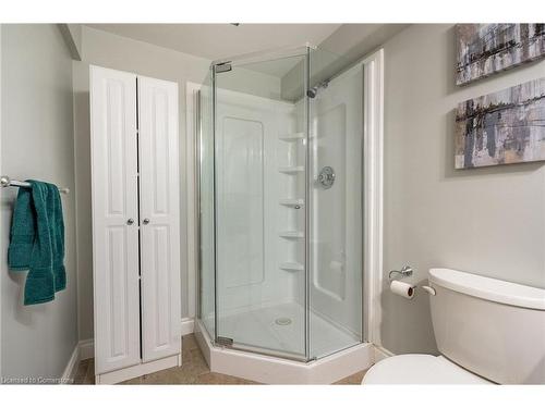 2405 Orchard Road, Burlington, ON - Indoor Photo Showing Bathroom