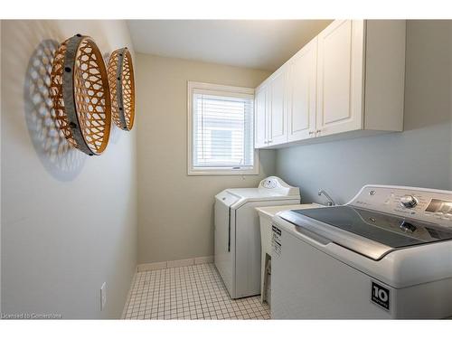 2405 Orchard Road, Burlington, ON - Indoor Photo Showing Laundry Room