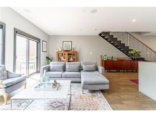 46 Jarvis Street, Brantford, ON - Indoor Photo Showing Living Room