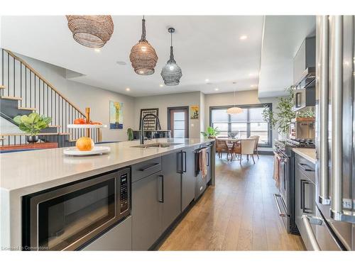 46 Jarvis Street, Brantford, ON - Indoor Photo Showing Kitchen With Double Sink With Upgraded Kitchen