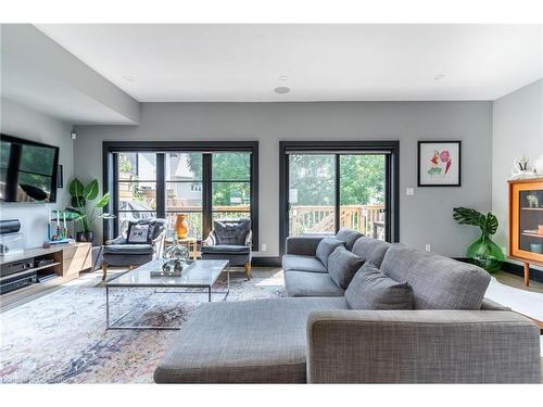 46 Jarvis Street, Brantford, ON - Indoor Photo Showing Living Room