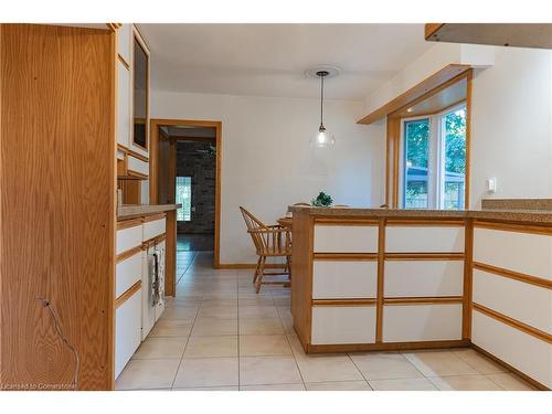 3131 Keswick Court, Burlington, ON - Indoor Photo Showing Kitchen