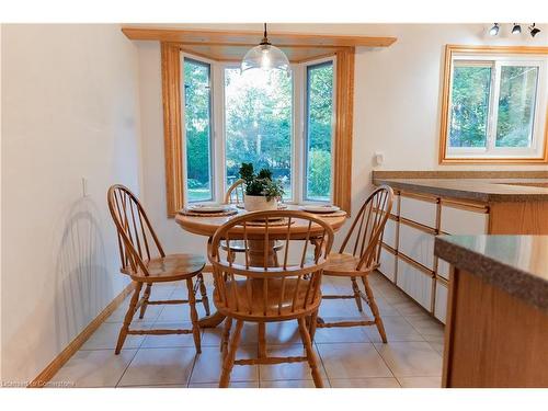 3131 Keswick Court, Burlington, ON - Indoor Photo Showing Dining Room