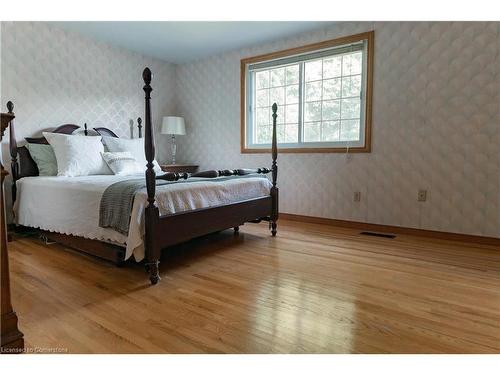 3131 Keswick Court, Burlington, ON - Indoor Photo Showing Bedroom