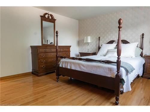 3131 Keswick Court, Burlington, ON - Indoor Photo Showing Bedroom