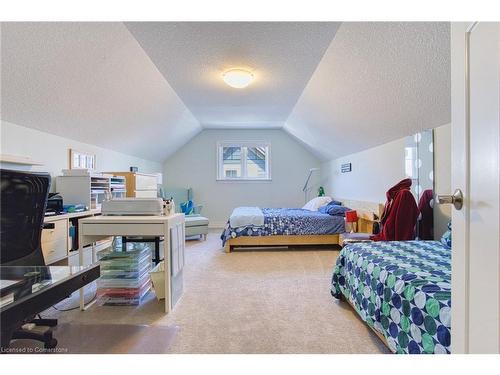 15-8 Mary Drive, Grimsby, ON - Indoor Photo Showing Bedroom