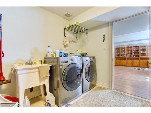 15-8 Mary Drive, Grimsby, ON - Indoor Photo Showing Laundry Room