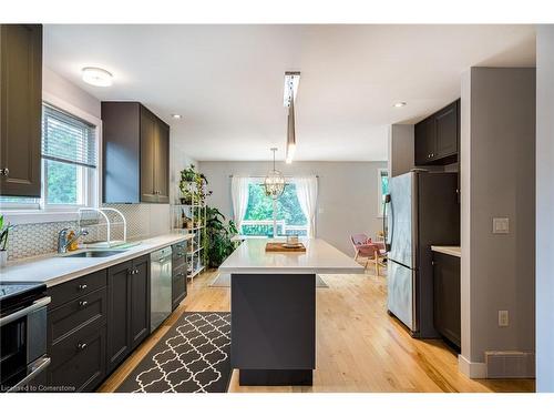 125 Breadalbane Street, Hamilton, ON - Indoor Photo Showing Kitchen