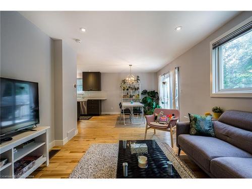 125 Breadalbane Street, Hamilton, ON - Indoor Photo Showing Living Room