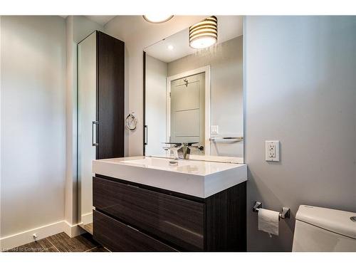 125 Breadalbane Street, Hamilton, ON - Indoor Photo Showing Bathroom