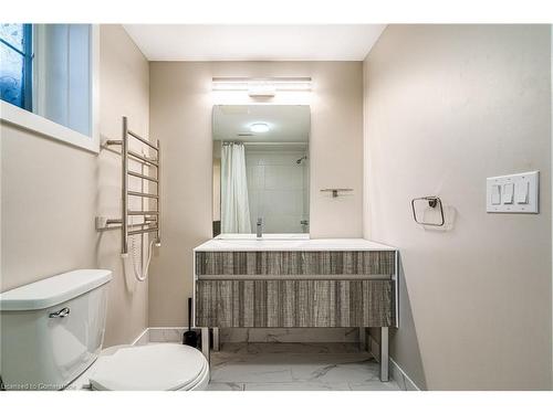 125 Breadalbane Street, Hamilton, ON - Indoor Photo Showing Bathroom