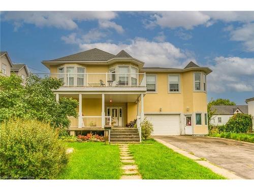 7 Robinson Street S, Grimsby, ON - Outdoor With Balcony With Facade