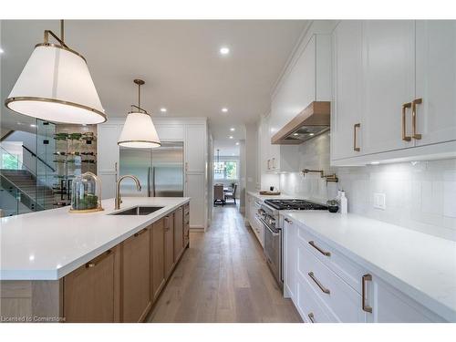 262 Robina Road, Ancaster, ON - Indoor Photo Showing Kitchen With Upgraded Kitchen