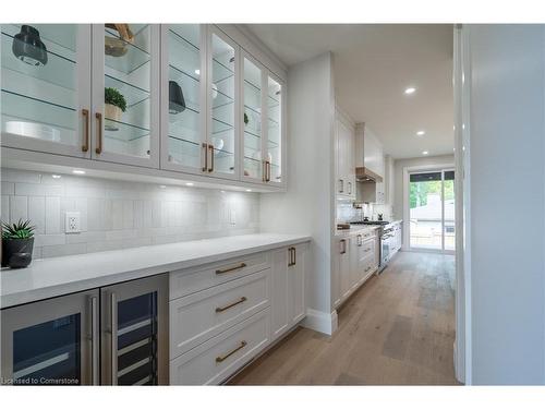 262 Robina Road, Ancaster, ON - Indoor Photo Showing Kitchen With Upgraded Kitchen