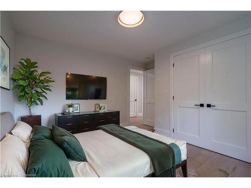 262 Robina Road, Ancaster, ON - Indoor Photo Showing Bedroom