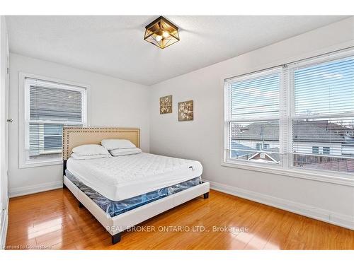 5317 Third Avenue, Niagara Falls, ON - Indoor Photo Showing Bedroom