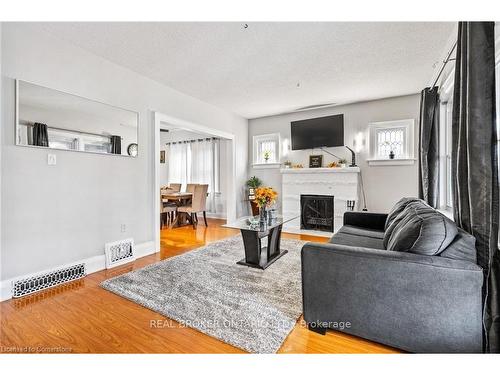 5317 Third Avenue, Niagara Falls, ON - Indoor Photo Showing Living Room With Fireplace