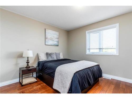 5 Battle Street, Thorold, ON - Indoor Photo Showing Bedroom