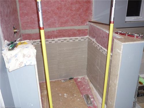 5 Battle Street, Thorold, ON - Indoor Photo Showing Bathroom