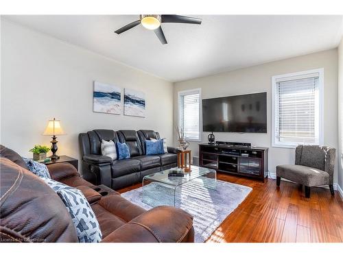 5 Battle Street, Thorold, ON - Indoor Photo Showing Living Room