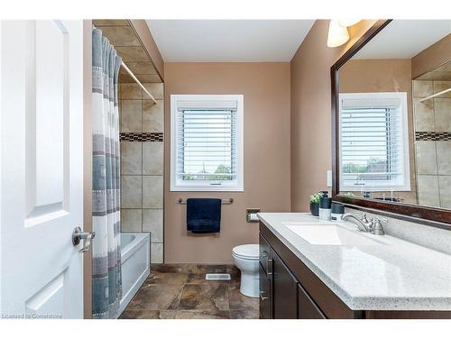 5 Battle Street, Thorold, ON - Indoor Photo Showing Bathroom