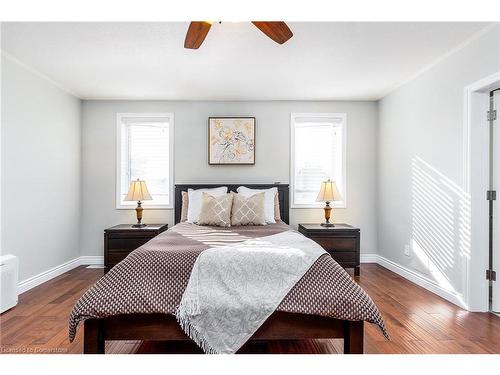 5 Battle Street, Thorold, ON - Indoor Photo Showing Bedroom