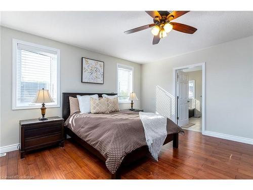 5 Battle Street, Thorold, ON - Indoor Photo Showing Bedroom