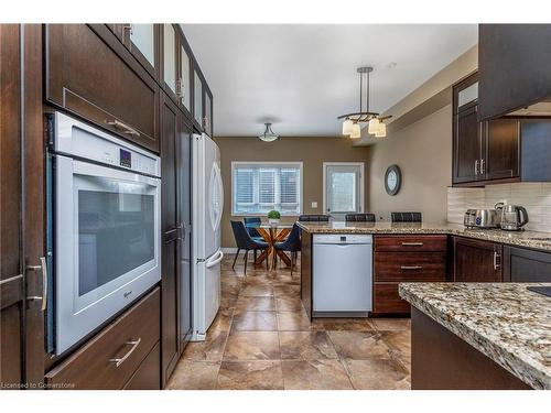 5 Battle Street, Thorold, ON - Indoor Photo Showing Kitchen