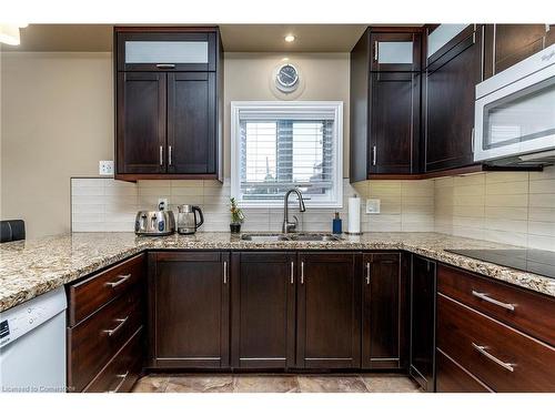 5 Battle Street, Thorold, ON - Indoor Photo Showing Kitchen With Double Sink