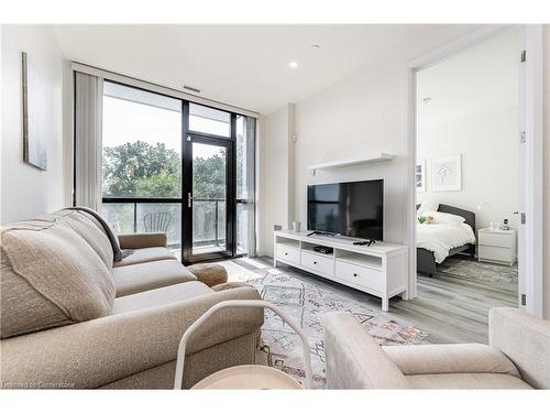 415-101 Locke Street S, Hamilton, ON - Indoor Photo Showing Living Room