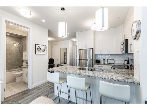 415-101 Locke Street S, Hamilton, ON - Indoor Photo Showing Kitchen With Upgraded Kitchen