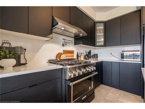 112 Freedom Crescent, Hamilton, ON - Indoor Photo Showing Kitchen