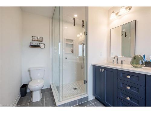 112 Freedom Crescent, Hamilton, ON - Indoor Photo Showing Bathroom