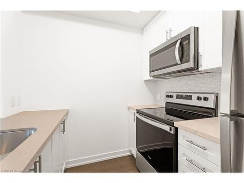 434-460 Dundas Street E, Hamilton, ON - Indoor Photo Showing Kitchen