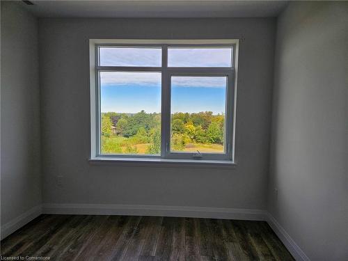 435-1 Redfern Avenue, Hamilton, ON - Indoor Photo Showing Other Room