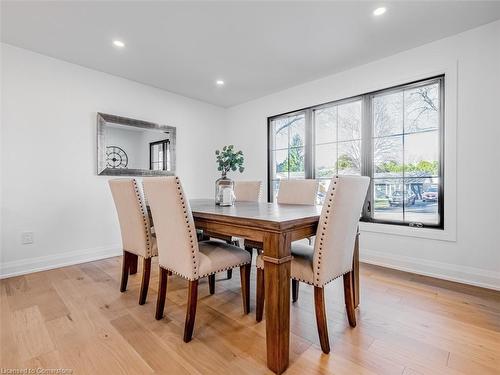 5502 Eaton Avenue, Burlington, ON - Indoor Photo Showing Dining Room