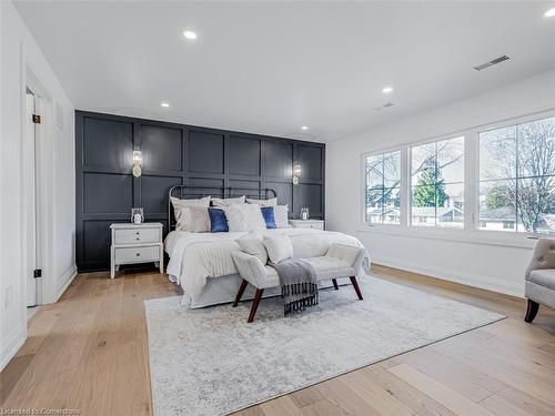 5502 Eaton Avenue, Burlington, ON - Indoor Photo Showing Bedroom